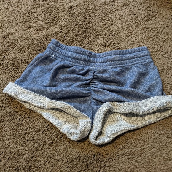 Shorts - Picture 3 of 4